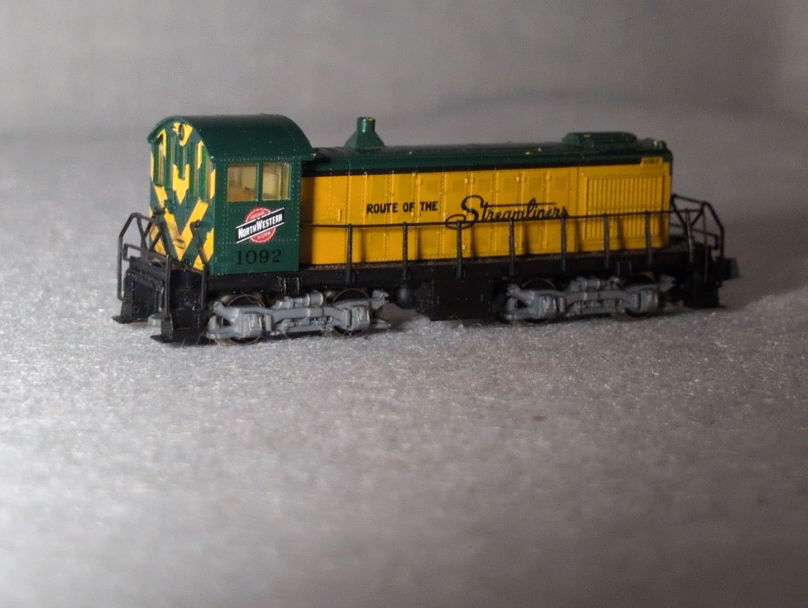 Arnold N Scale Burlington Route “Route of the 400” Switcher #1002 West Germany