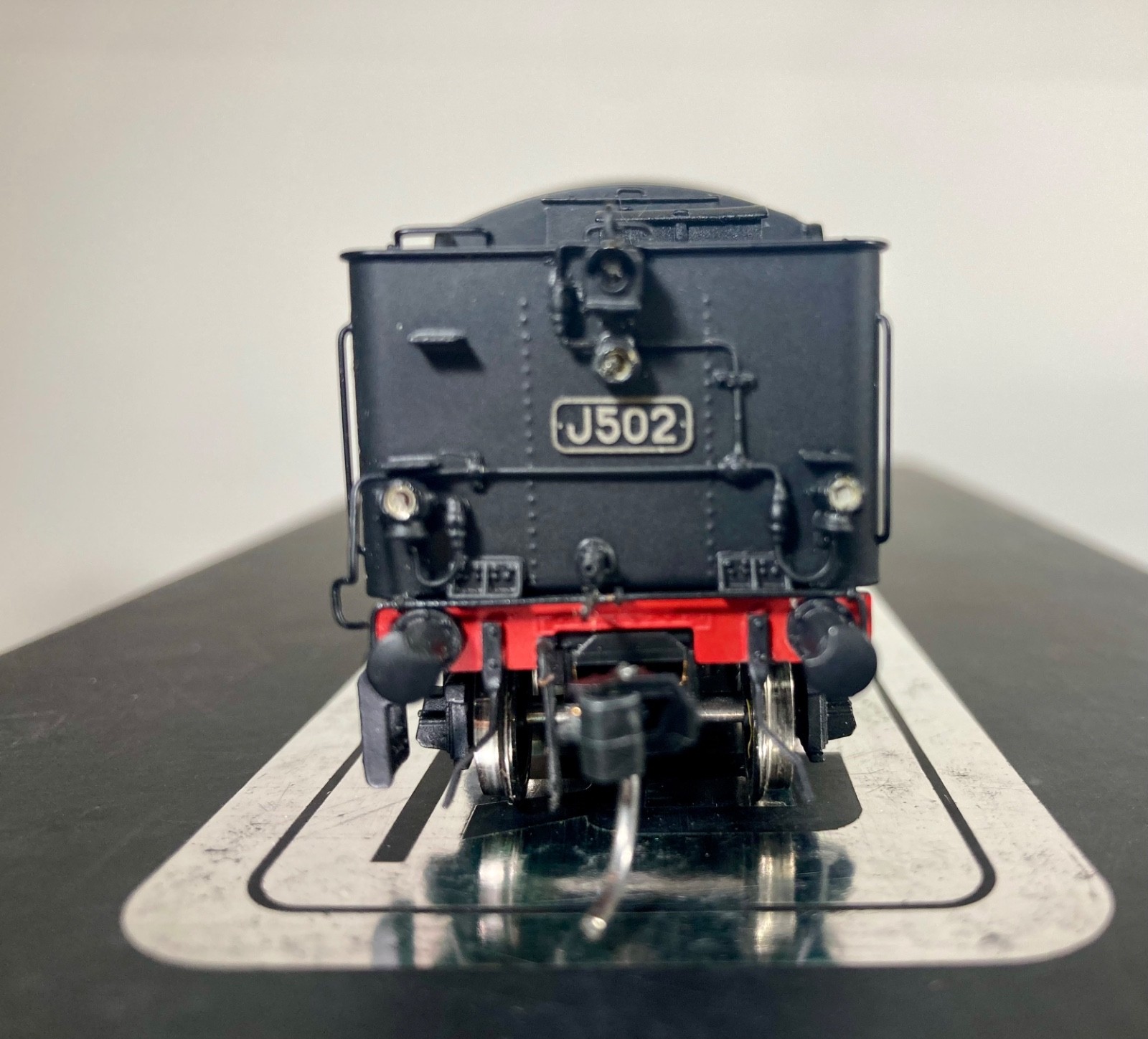 Trainbuilder – Victorian Railways – J Class # J502 Black & Red Steam Locomotive