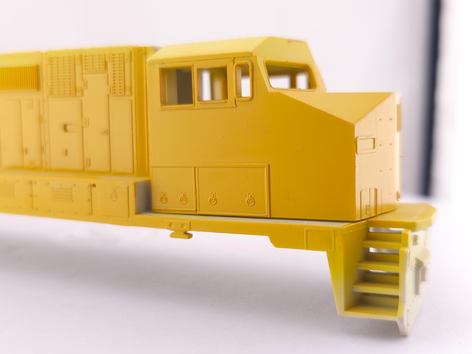 *READ* Rail Power Products? RPP HO Scale GE Dash 8-40W Locomotive Shell ONLY