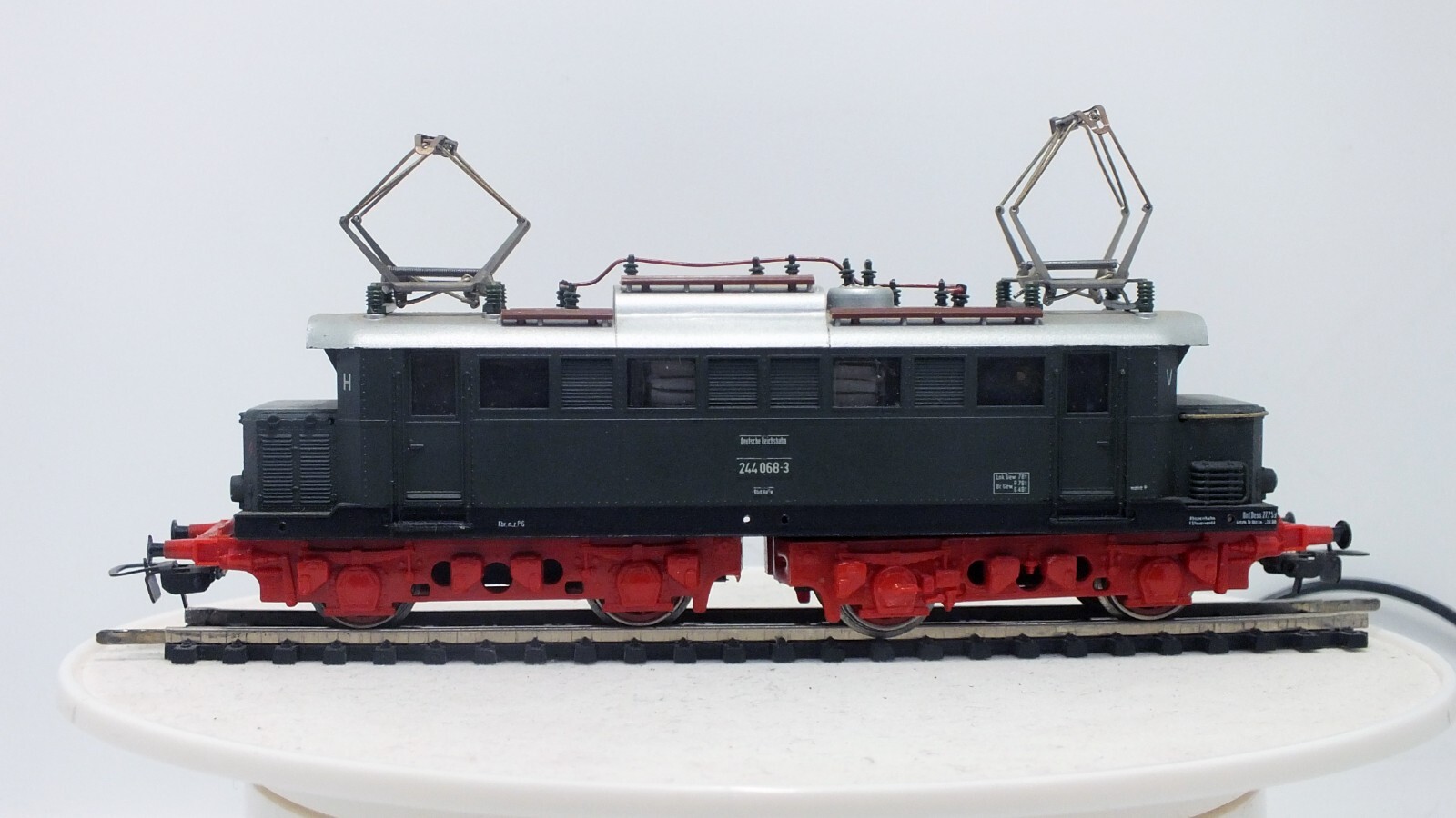Vintage Piko H0 BR 244 068 3 E44 DR Electric Locomotive.