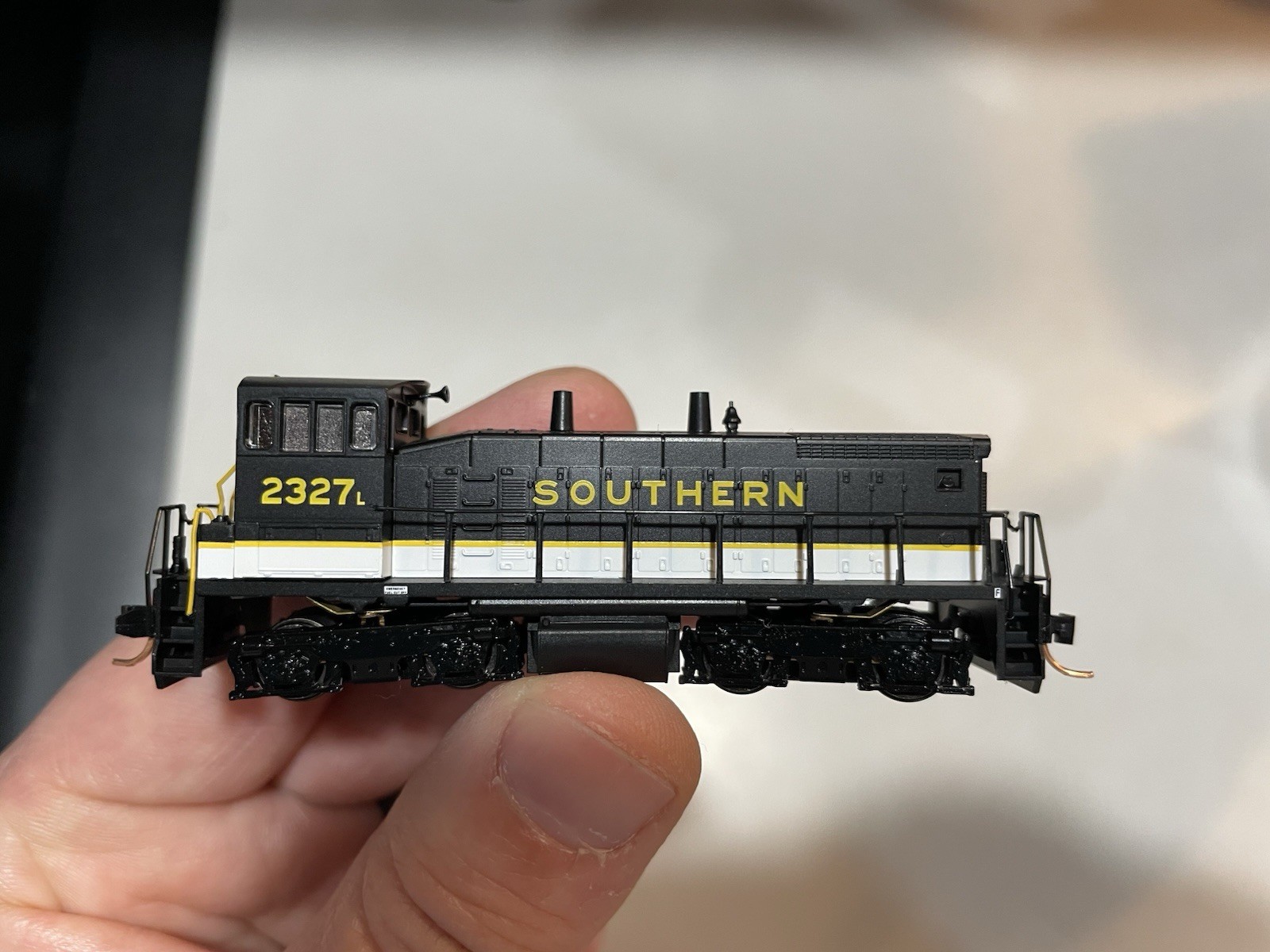 Micro-Trains Line SW1500 Diesel Locomotive Southern N Scale 986 00 122