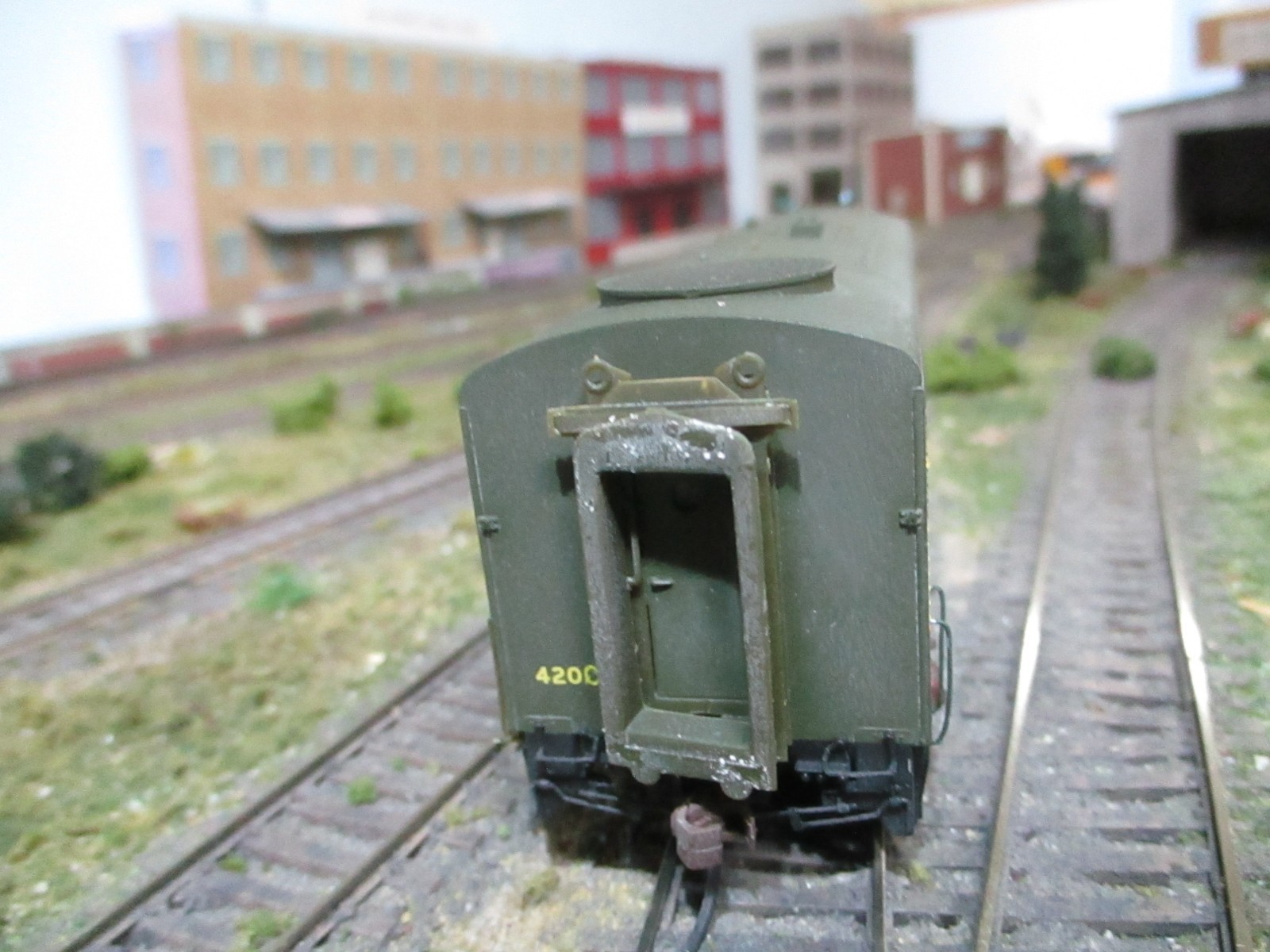 SAL 4200/4300 FA2/FB2,BOTH PWR’D,DC/DCC/SOUNDWEATHERED TRUCKS,PAINTED CREW,LED’S