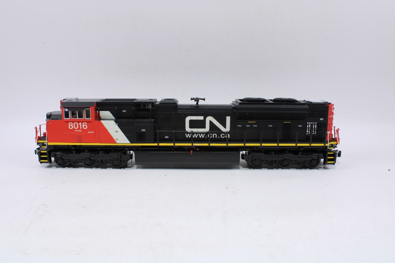 MTH 20-20523-1 O Gauge SD70ACe Diesel Engine Canadian National #8016 PS3