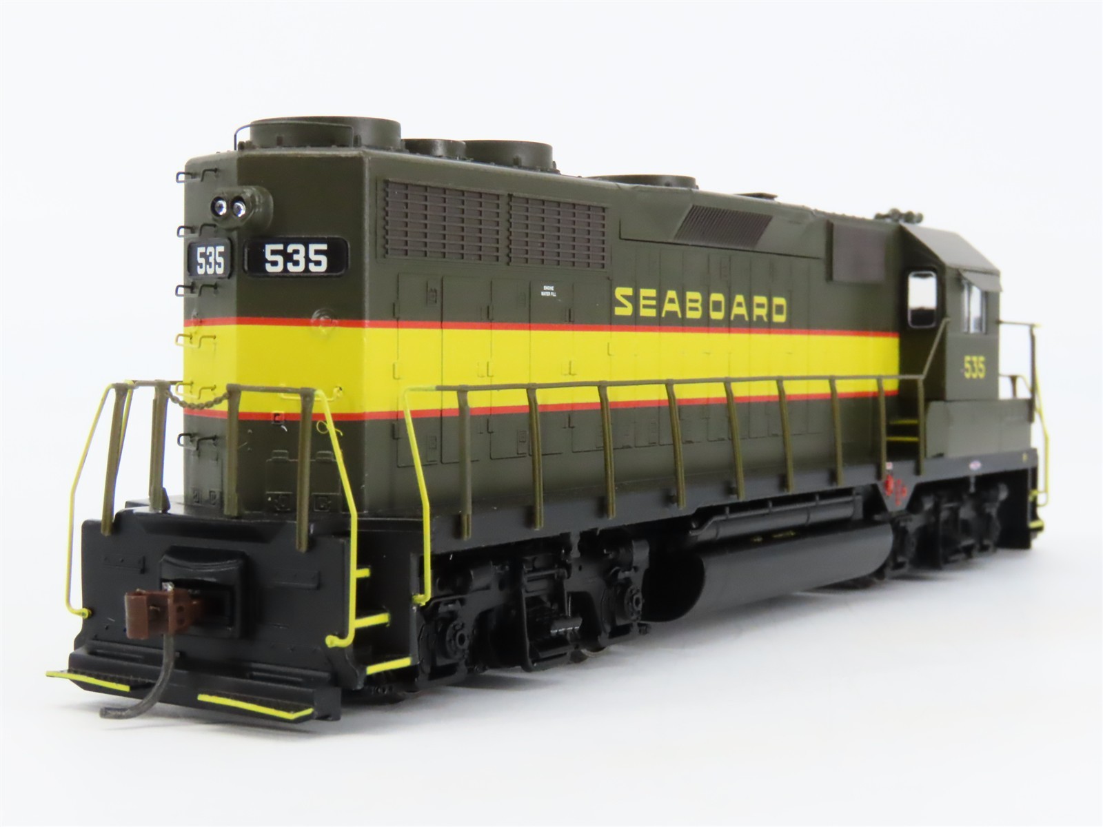 HO Scale Athearn 96064 SAL Seaboard Air Line EMD GP35 Diesel #535 – DCC Ready