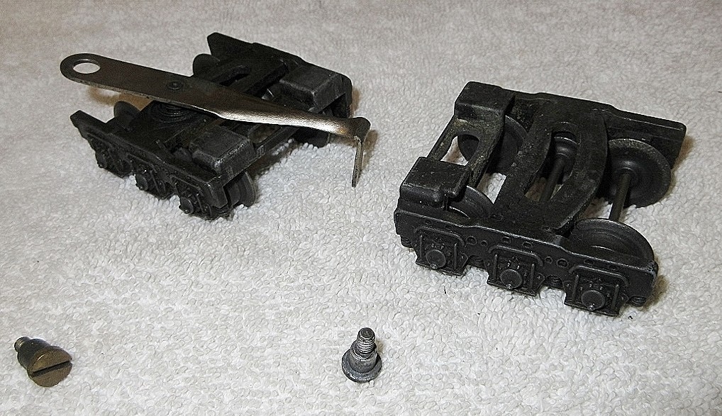 LIONEL #671/671rr/681/682/2020 TURBINE ORIGINAL FRONT & REAR TRUCKS