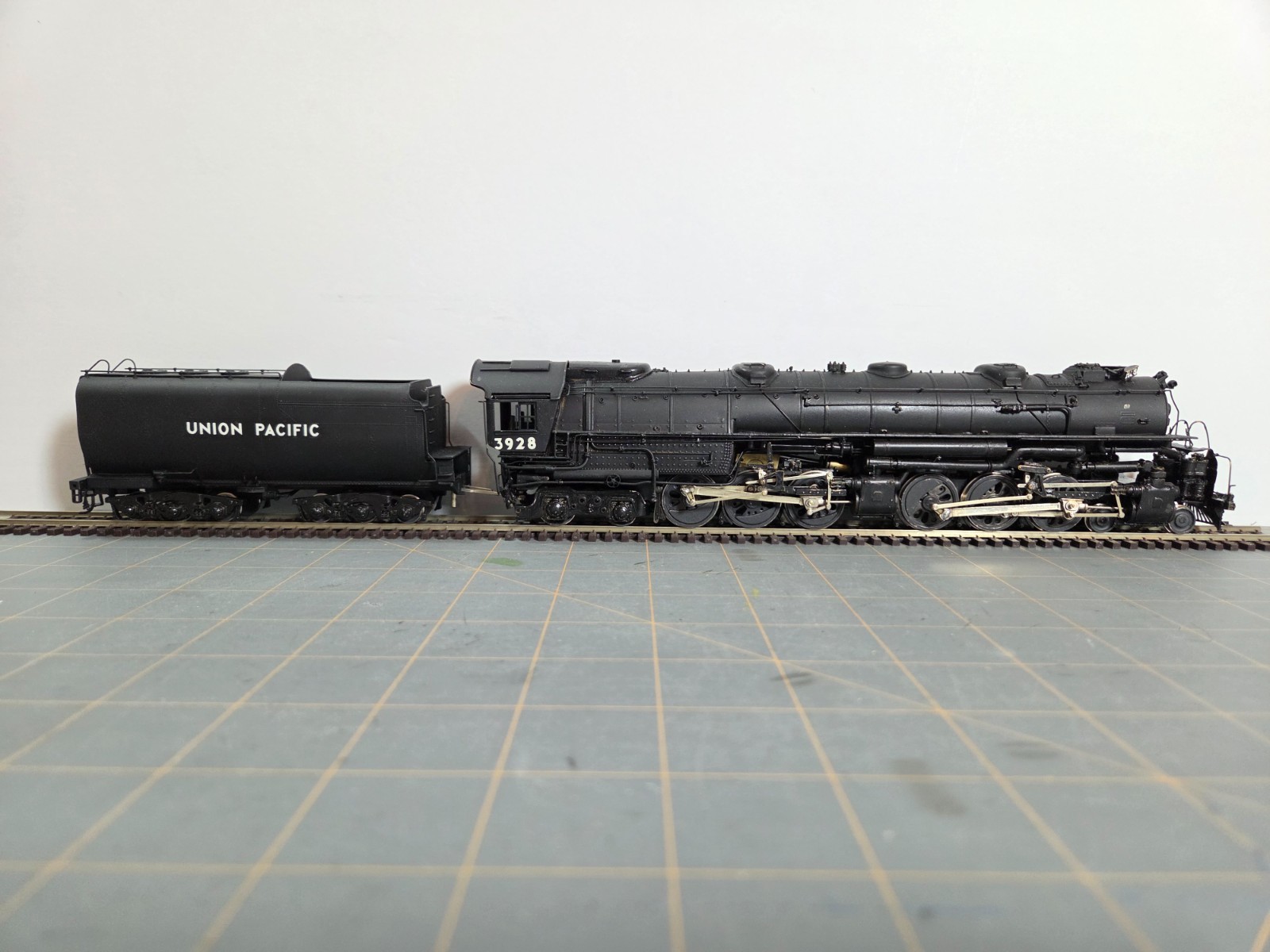 Union Pacific 4-6-6-4 Challenger Coal Version HO Brass Locomotive – Key Imports