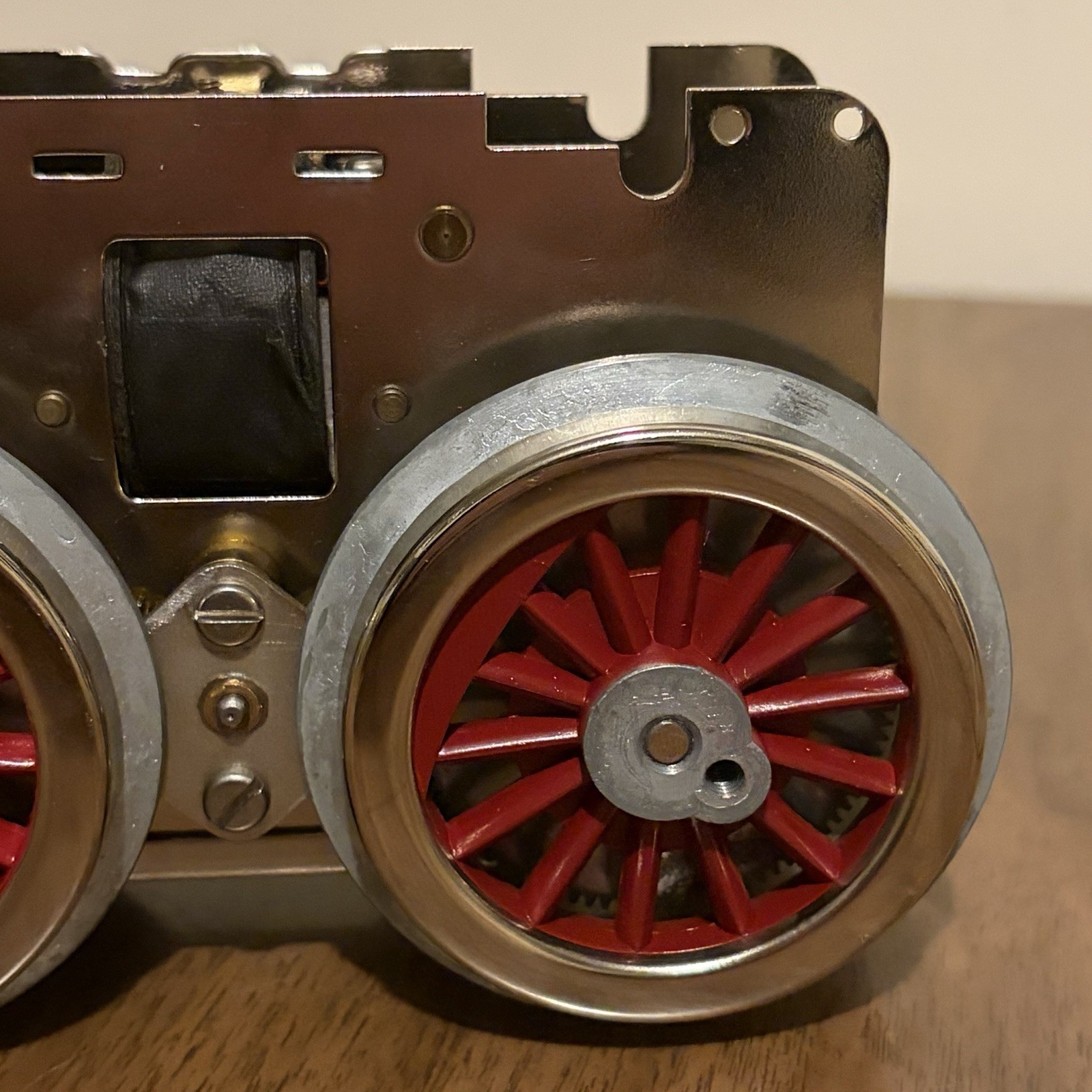 Vintage Model Locomotive Drive Chassis Motor Assembly Red Spoke Wheels