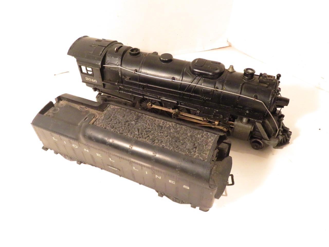 LIONEL POST-WAR TRAINS 2046 STEAM LOCO / 2046W TENDER- BOXED- 027/0- GOOD -W10