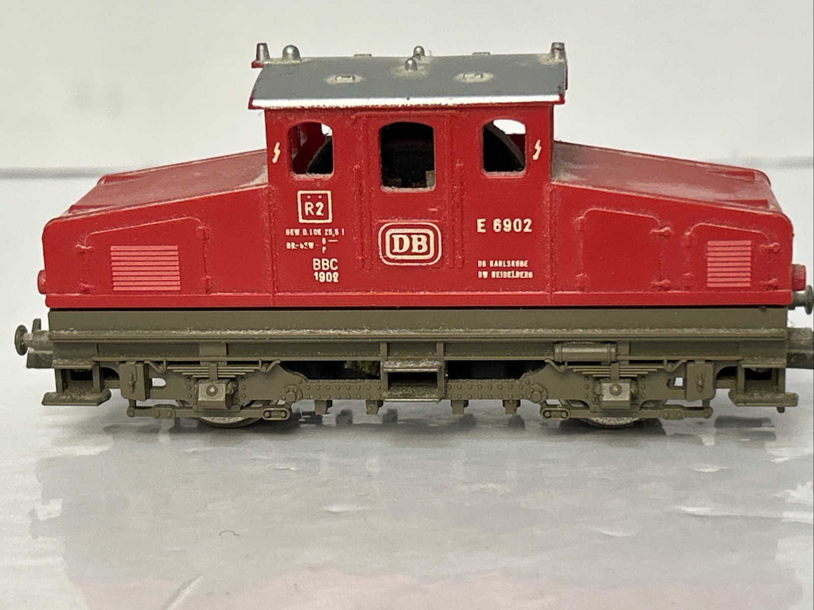 DB Deutsche Bundesbahn Switcher Engine E 8902 Karlsruhe-Reidelberg Vintage Rare