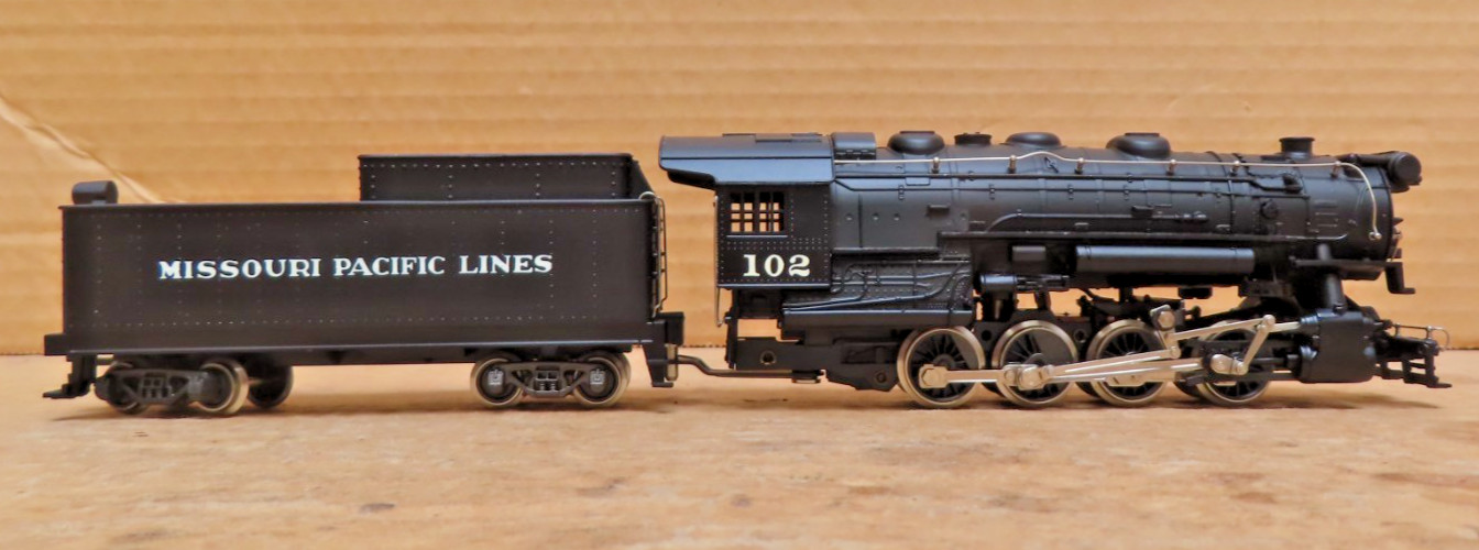 AHM-HO-0-8-0 Switcher Mint in Box #5082-D MISSOURI PACIFIC #102 HO SCALE