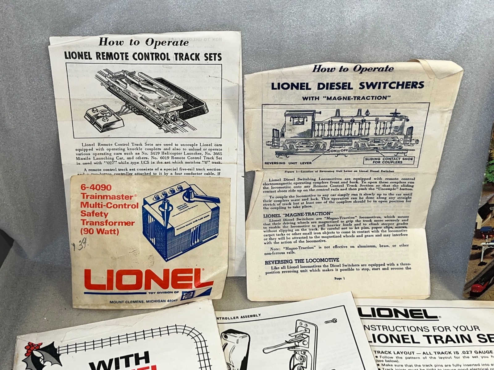 Lot of Lionel empty boxes, catalogue, instruction sheet & Tri-Ang catalogue