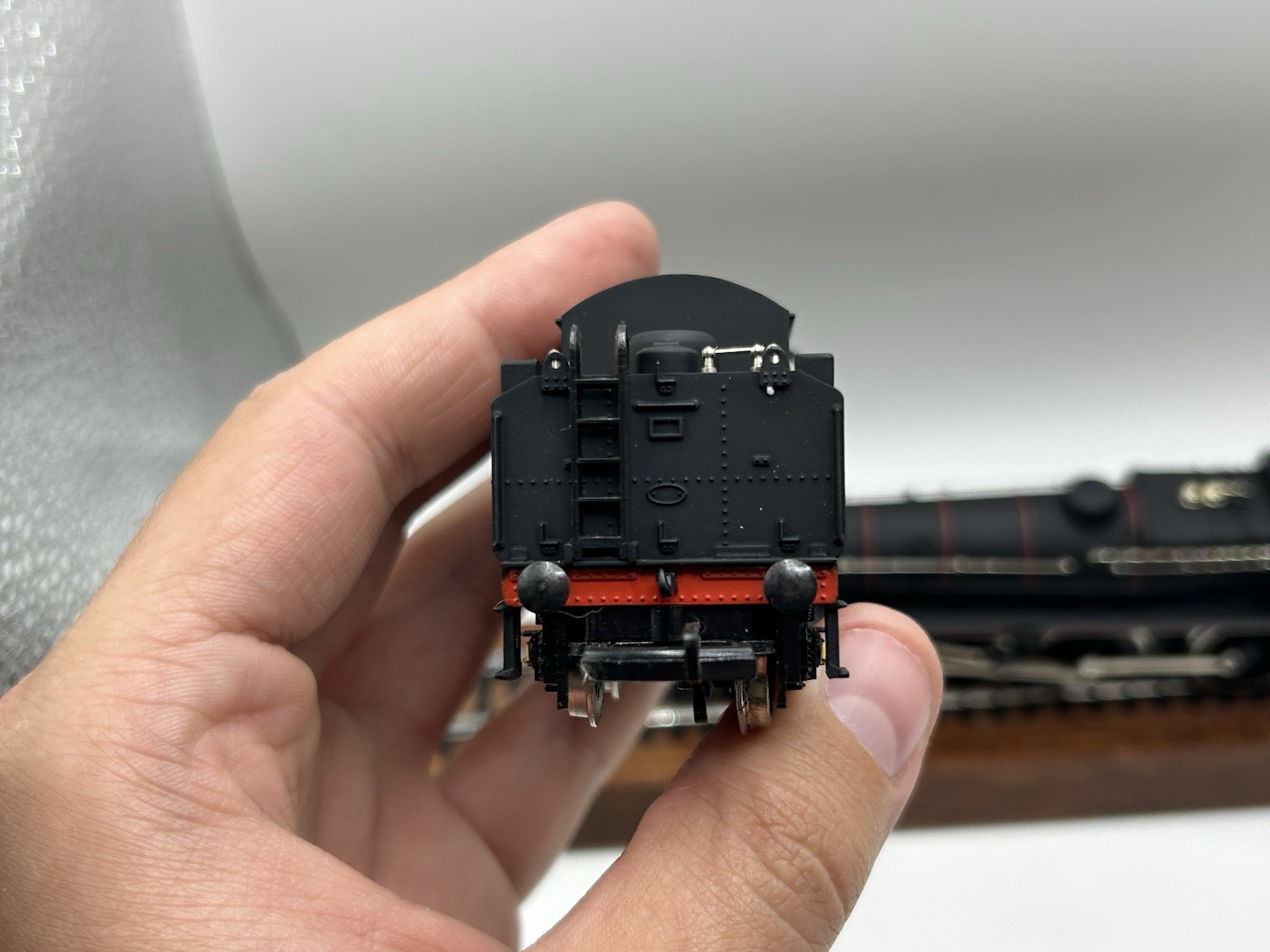OO Mainline 37-052 BR Standard Class 4MT 4-6-0 Steam Locomotive – (EX BOXED)