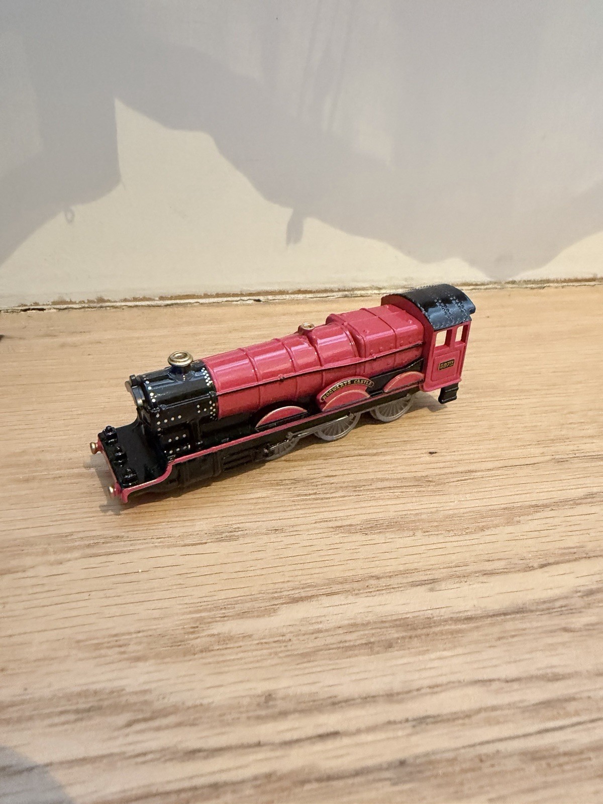 Harry Potter Hogwarts Express Steam Locomotive 5972 Red/Black