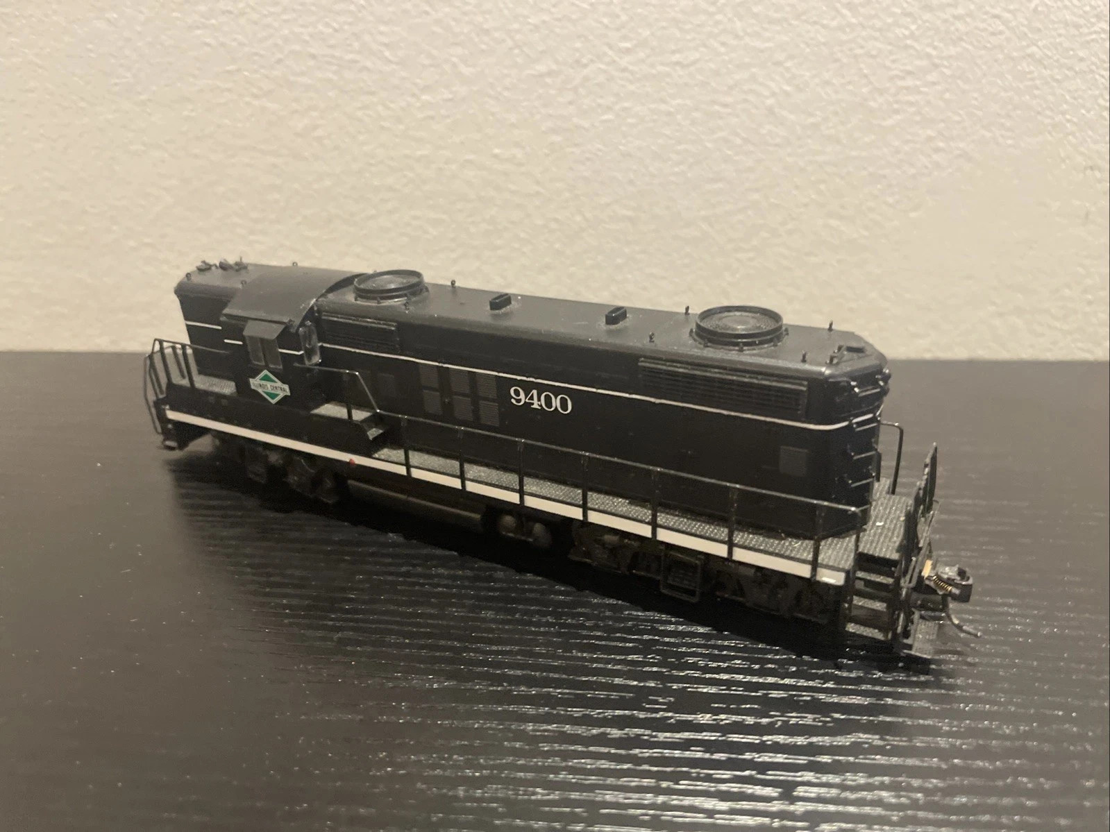 Proto 2000 HO Scale GP18 Illinois Central Diesel Locomotive -Tested Excellent LN