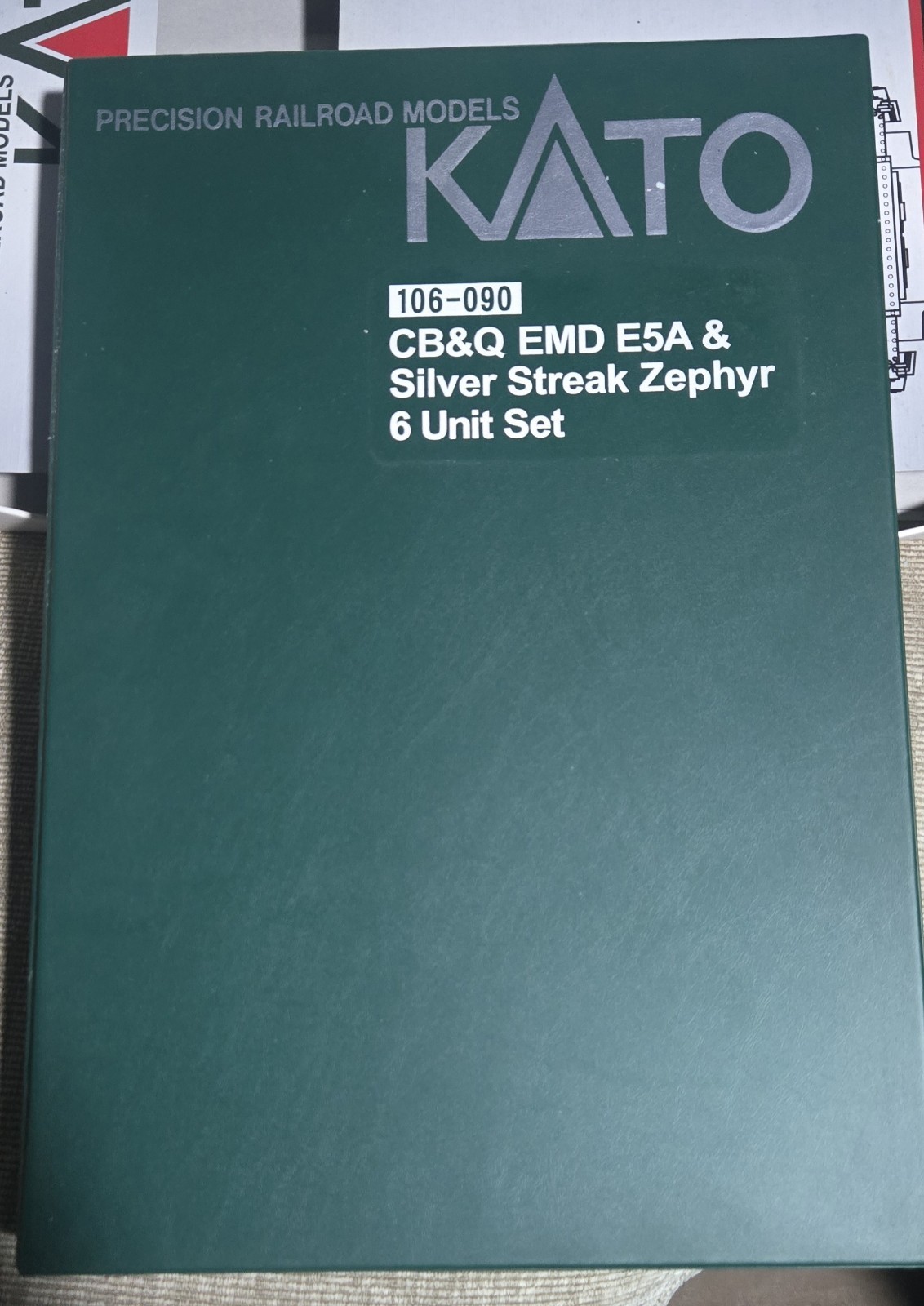 Kato 106-090 CB&Q EMD E5A & Silver Streak Zephyr 6-Unit Set in N scale. Read