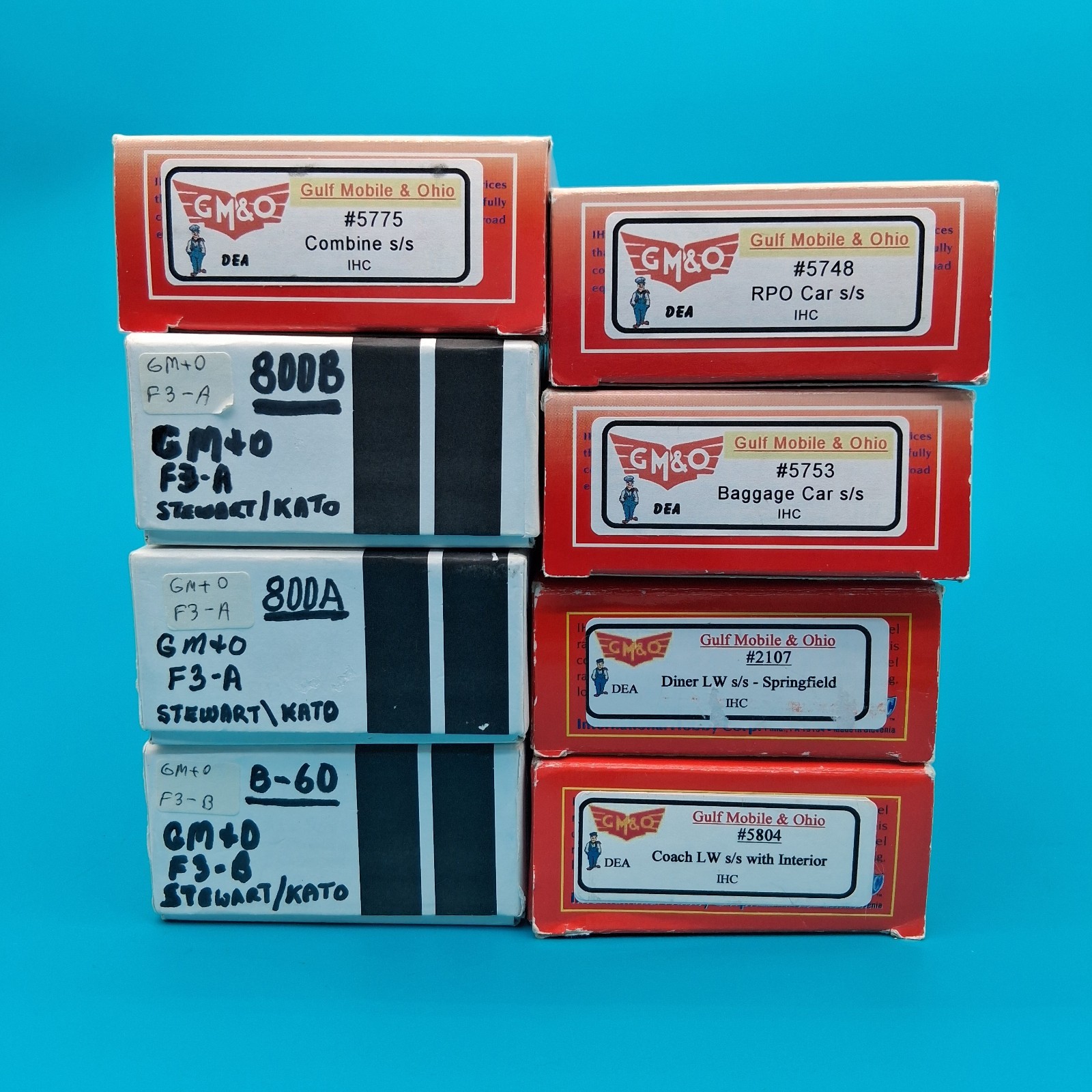 CUSTOM PAINTED HO Scale Gulf Mobile & Ohio DCC DIESEL LOCOS & 5 Passenger Cars