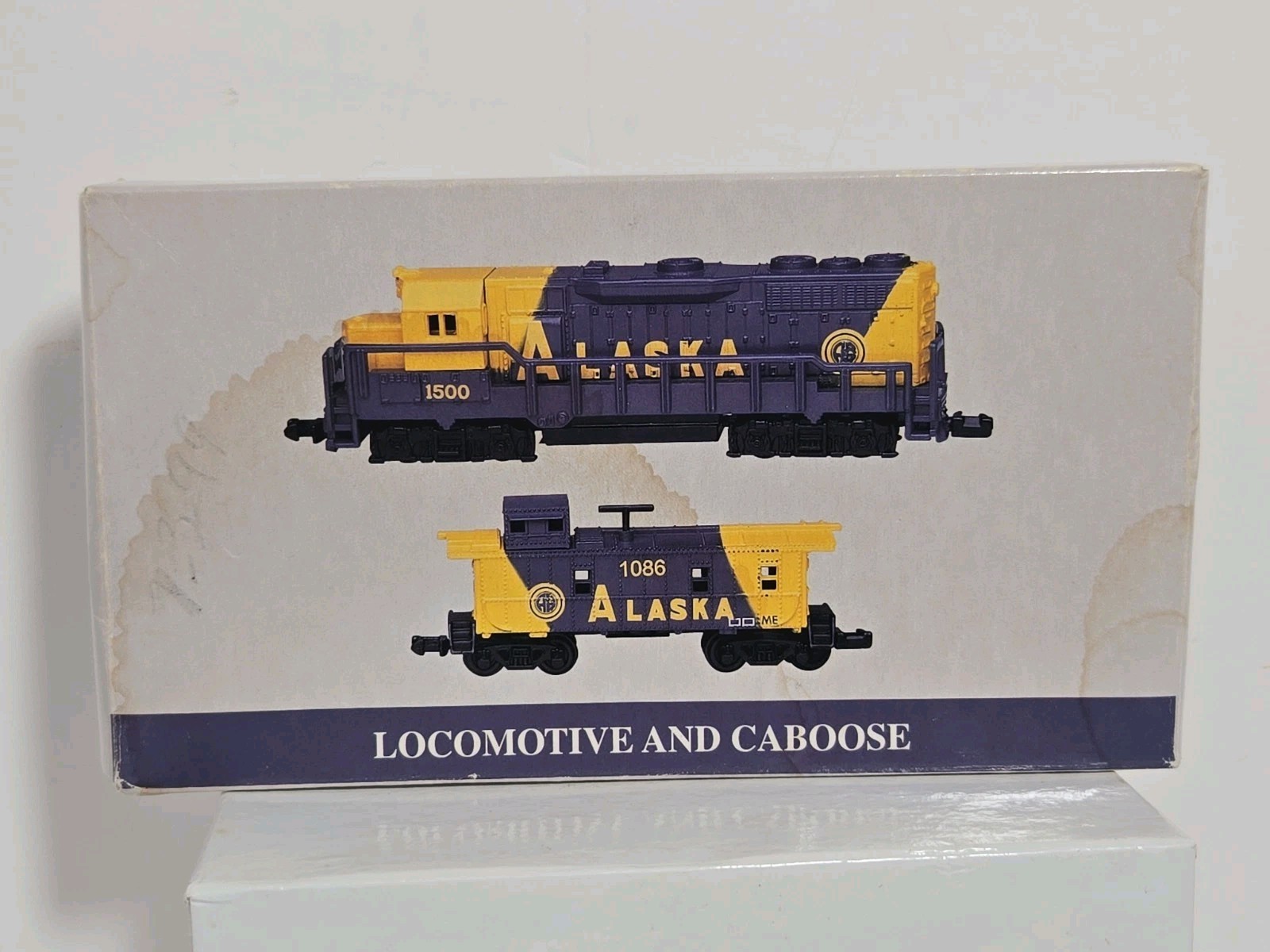 ALASKA LOCOMOTIVE #1500 & CABOOSE #1086 N Gauge Train NEW OPEN BOX NOT POWERED
