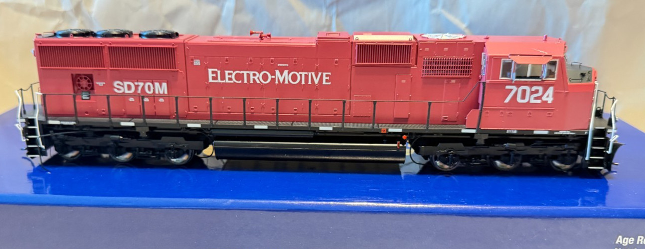 Athearn Genesis HO EMD Leasing SD70M with DCC & Tsunami 2 Sound