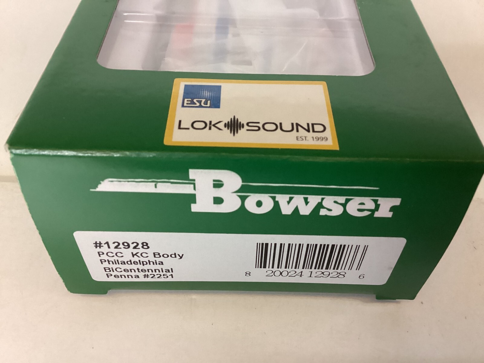 Bowser #12928 HO scale “Phily” PCC KC body trolley with DCC /Sound Rd.# 2251