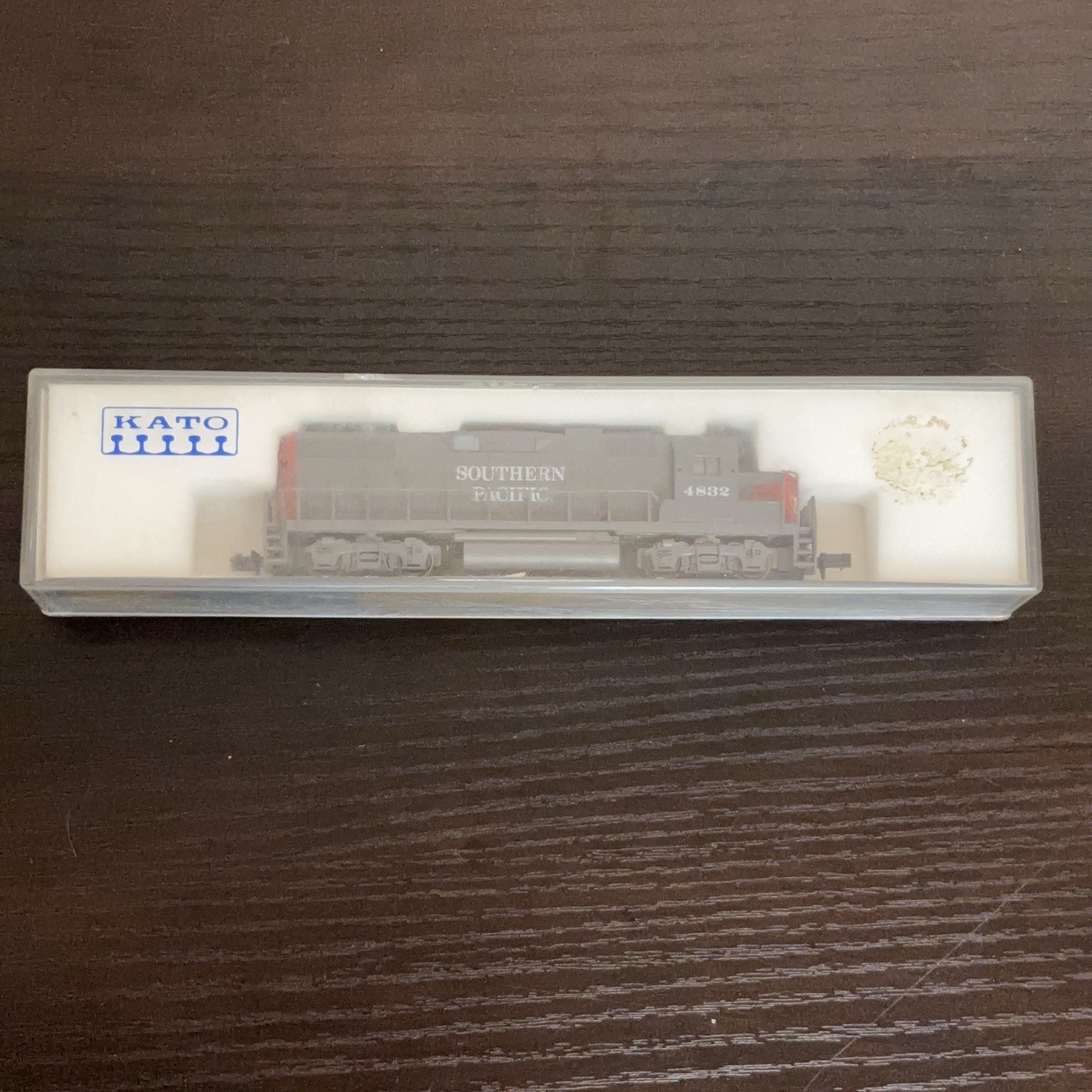 N Scale Kato 176-019 EMD GP38/GP38-2 Southern Pacific Locomotive 4832 Unused new