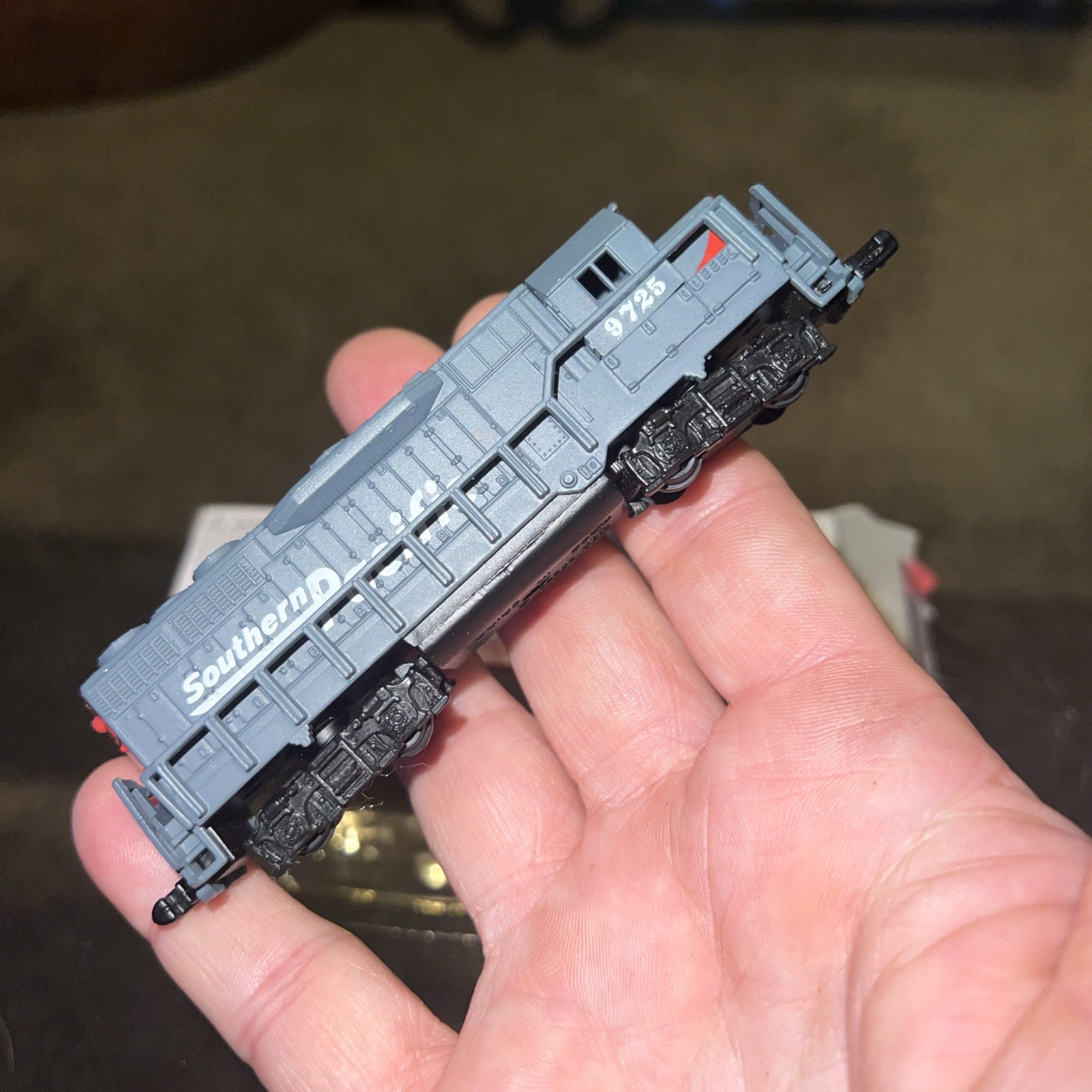Vintage Southern Pacific Locomotive 9725 Never used still in box. N Scale