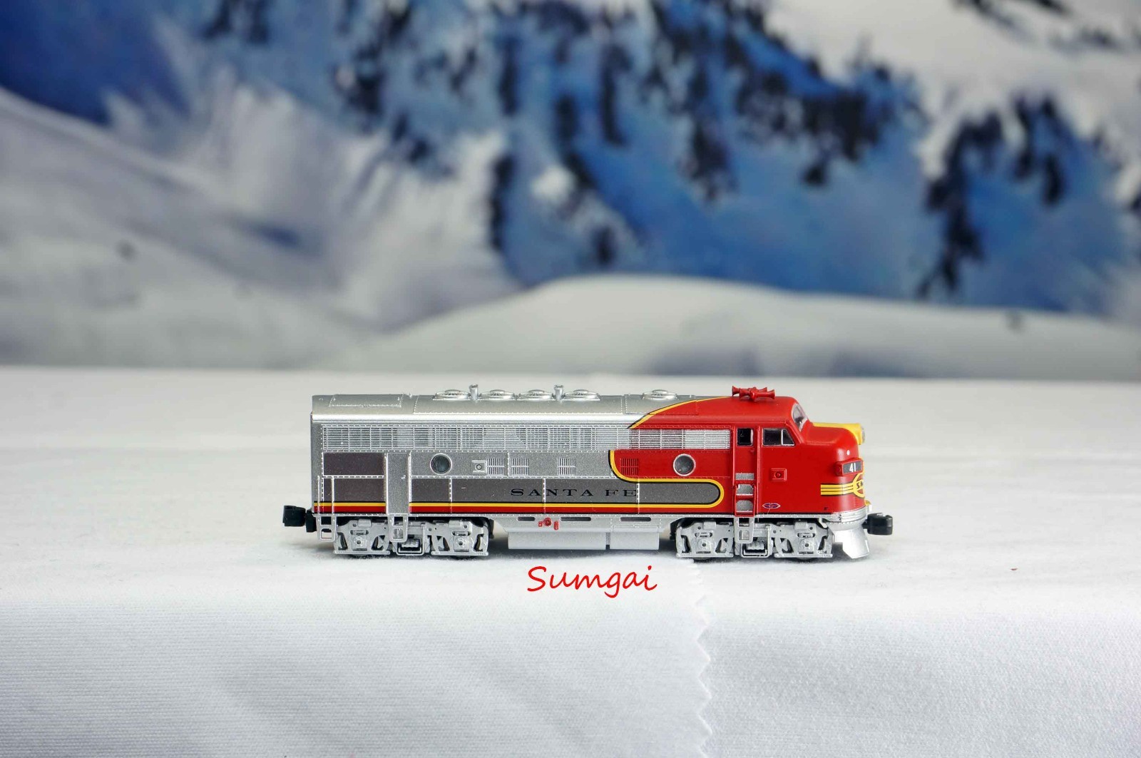AZL Santa Fe Warbonnet F7A Diesel Rd#41 Z Scale Z Gauge American Z Line 63001-3