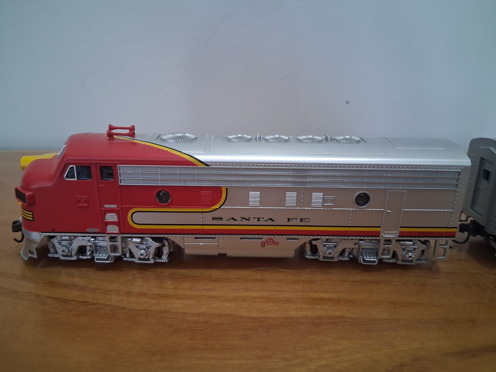 Bachmann HO 64301 & 64401 F7 A&B Units Santa Fe Locomotives DCC Equipped Used.