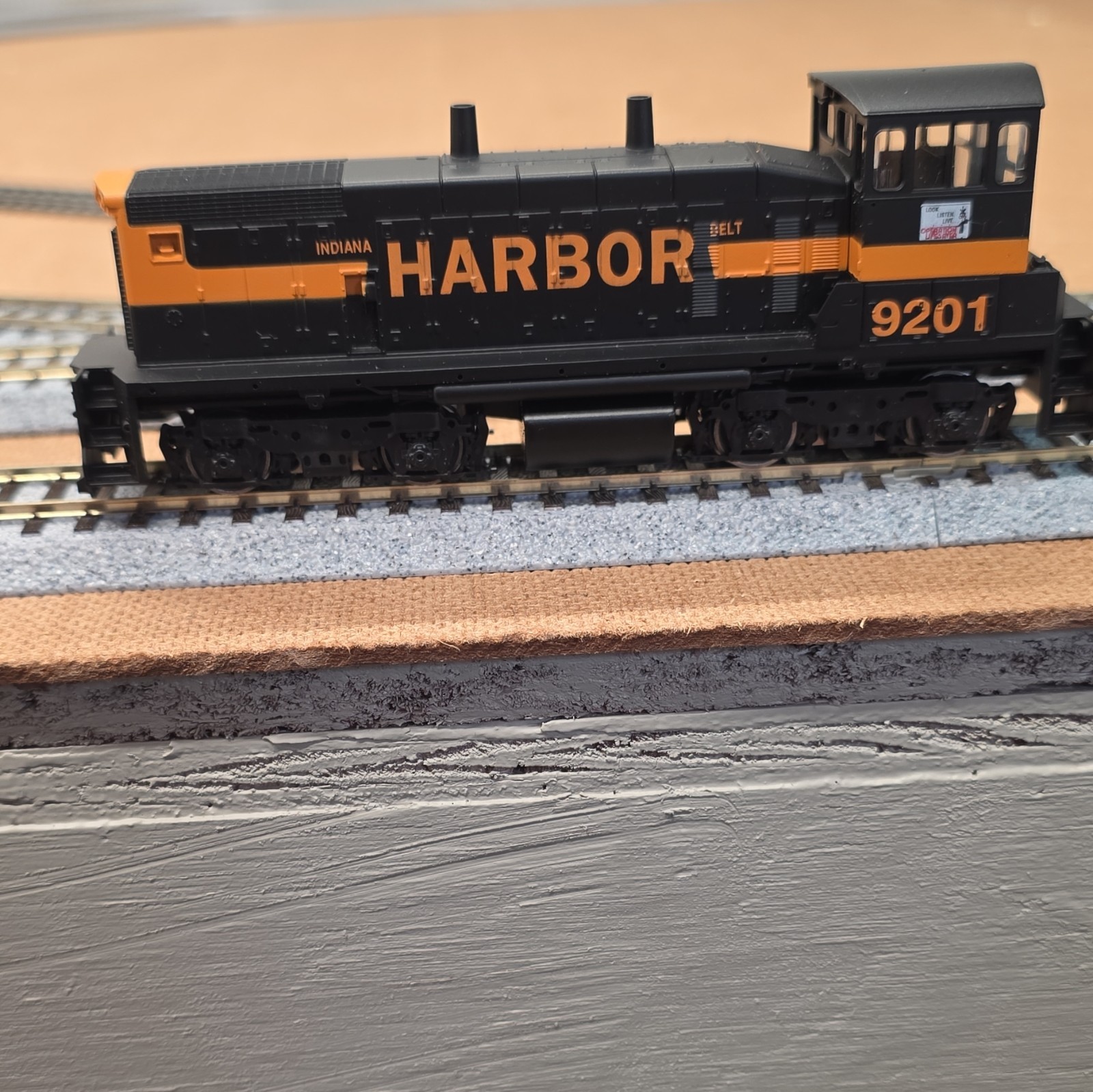 Athearn HO GP38-2 Indiana Harbor Belt #3802 Diesel Locomotive DC Analog