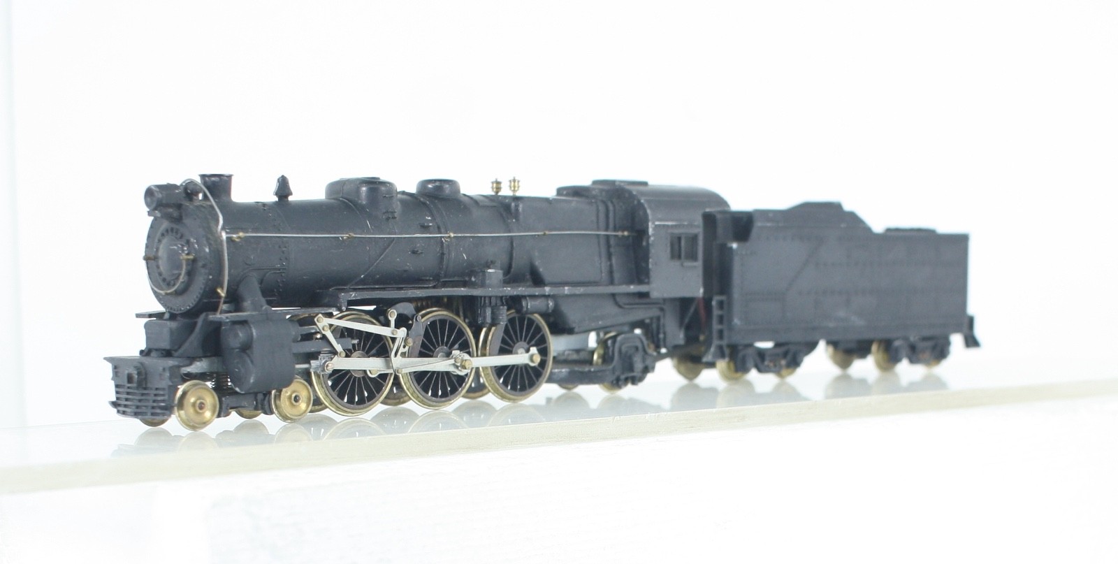 HO Scale Bowser / Penn Line Pennsylvania Railroad K-4 4-6-2 Locomotive & Tender