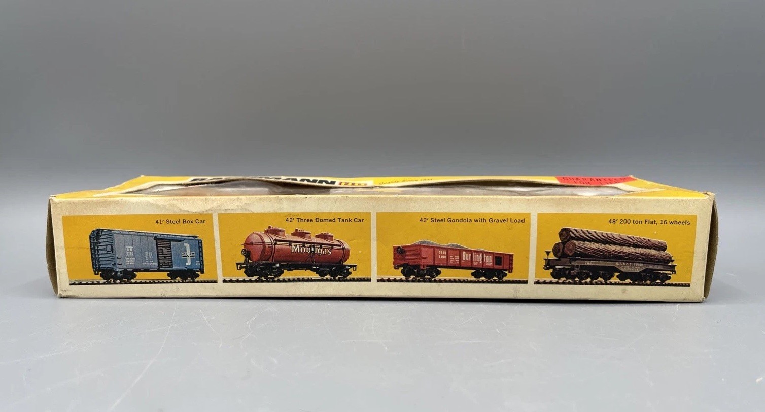 HO Scale Bachmann, GE U-36B Diesel Locomotive Chessie System, C&O #4127 Orange