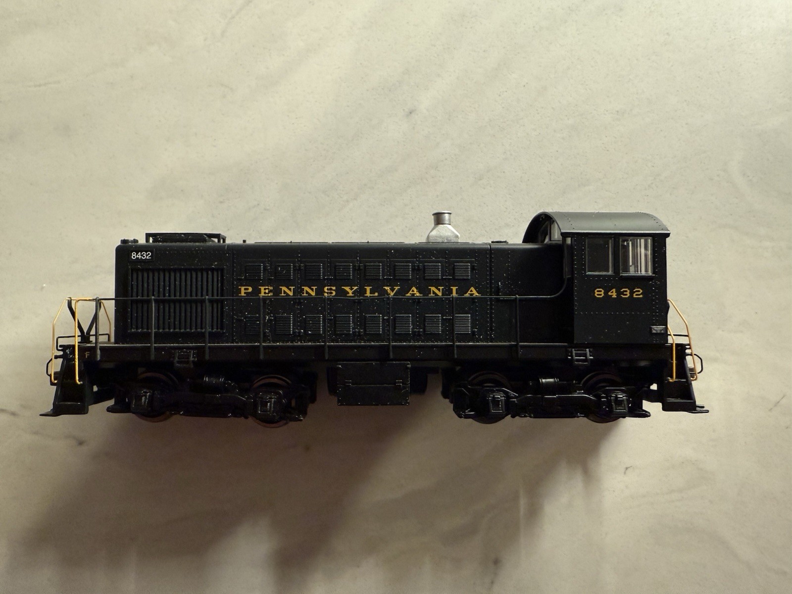 HO Scale Bachmann Pennsylvania Alco S4 Diesel