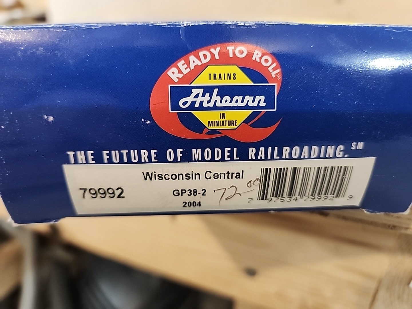 Ho Scale Athearn Wisconsin Central GP38-2 Diesel Locomotive #2004