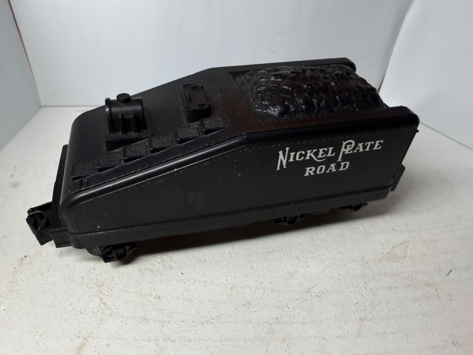 Lionel O-27 Ga. Nickel Plate Road Slope Back Tender