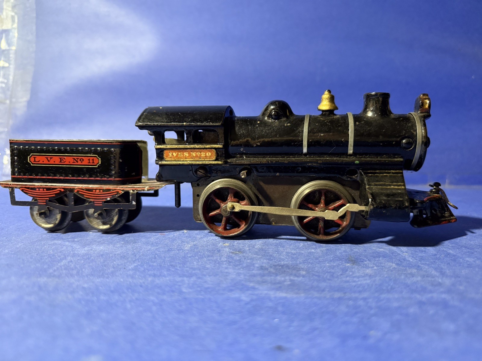Ives Prewar #20 Locomotive w/Harvard & Yale Cars (With Extra Car)