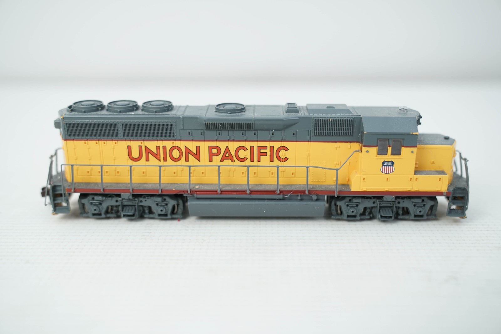 Lot of various HO scale locomotives 1 Bachmann and 2 TYCO