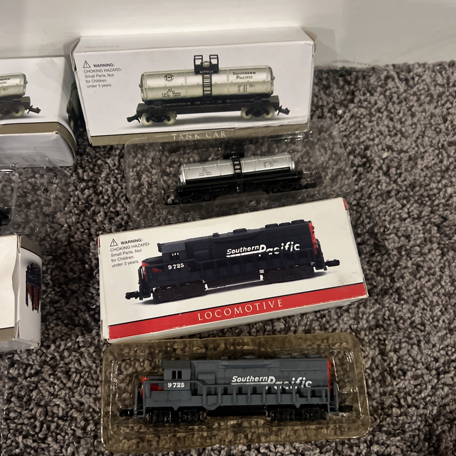 Southern Pacific Locomotive Tank Log Car Lot
