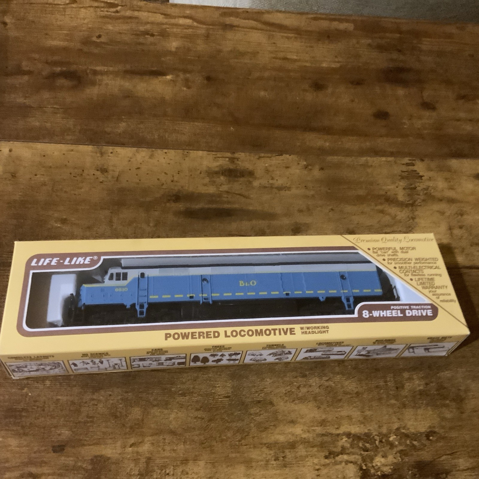 Life-Like Locomotive 8323 B & O FP-45 8-Wheel Drive Working W/Box, Blue