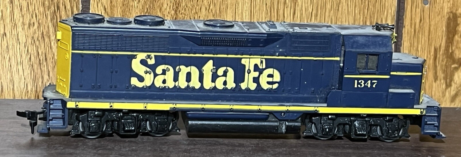 HO Scale Athearn, GP-35 Diesel Locomotive, Santa Fe, Blue, #1400 – 4205 VTG
