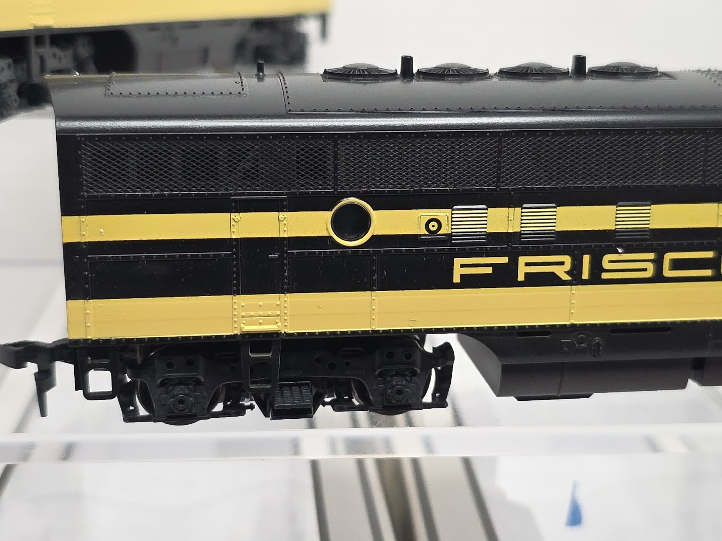 Stewart/Kato HO Scale 8330 Frisco F3 A/B Phase III Both Powered NIB