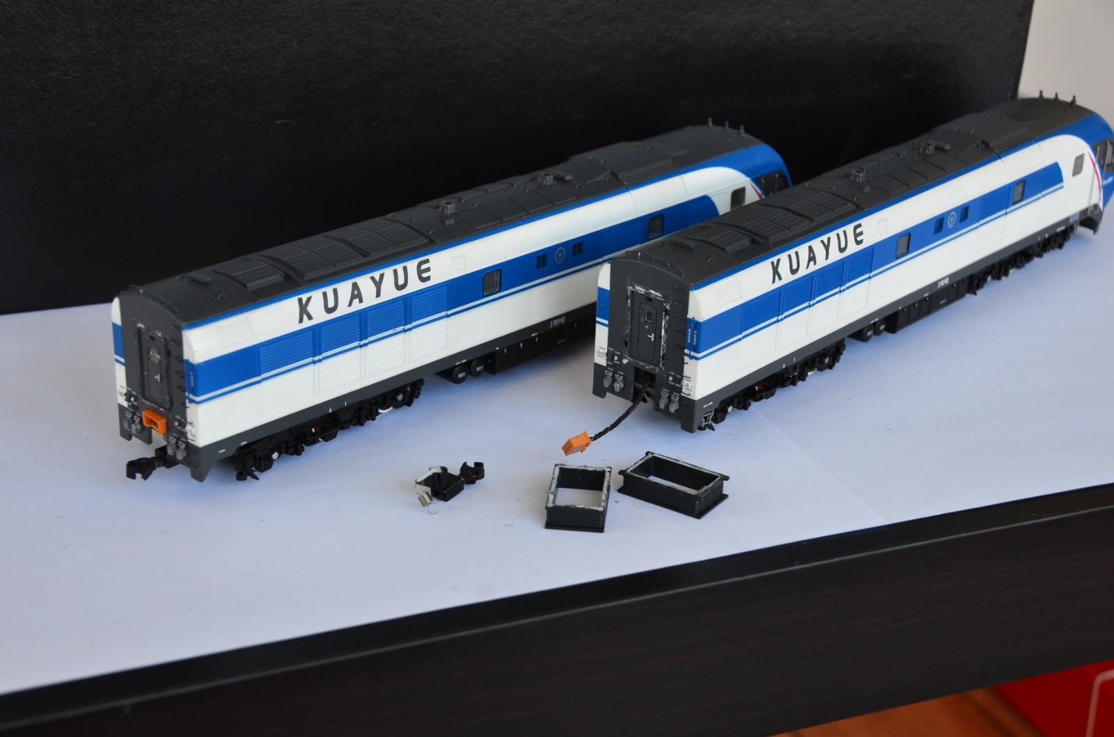 BACHMANN CHINA RAILWAY DF11G + BSP 25T Coach SET ULTRA RARE