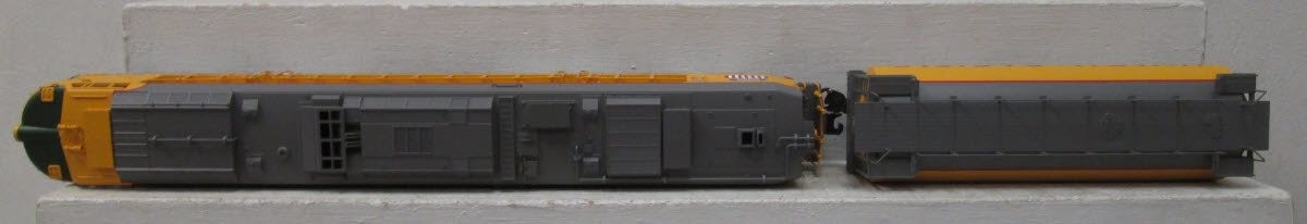 Lionel 6-18149 O Gauge Union Pacific Veranda Gas Turbine & Tender #73 w/ TMCC LN