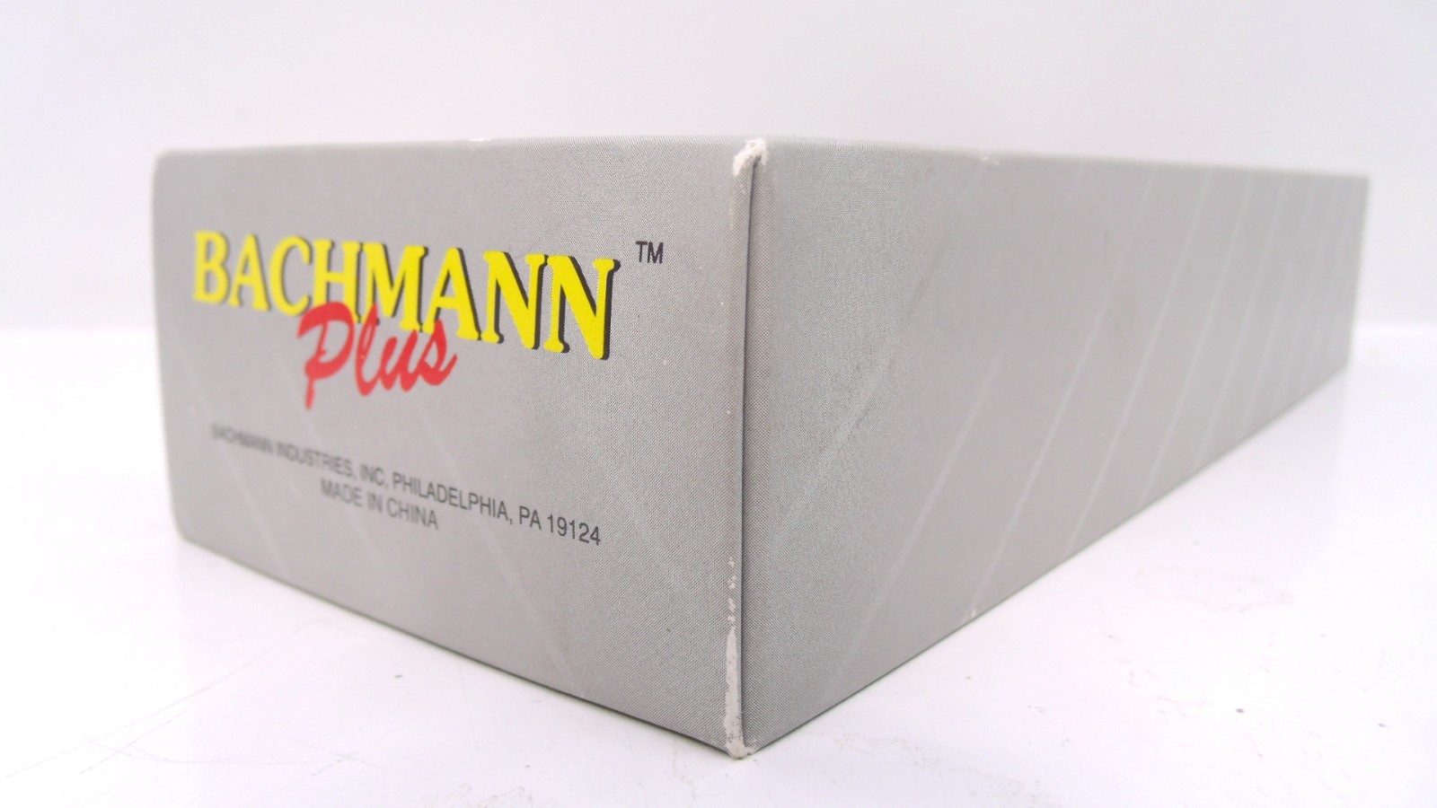 Bachmann Plus HO New York Central NYC EMD F7B Diesel Locomotive Engine 11221
