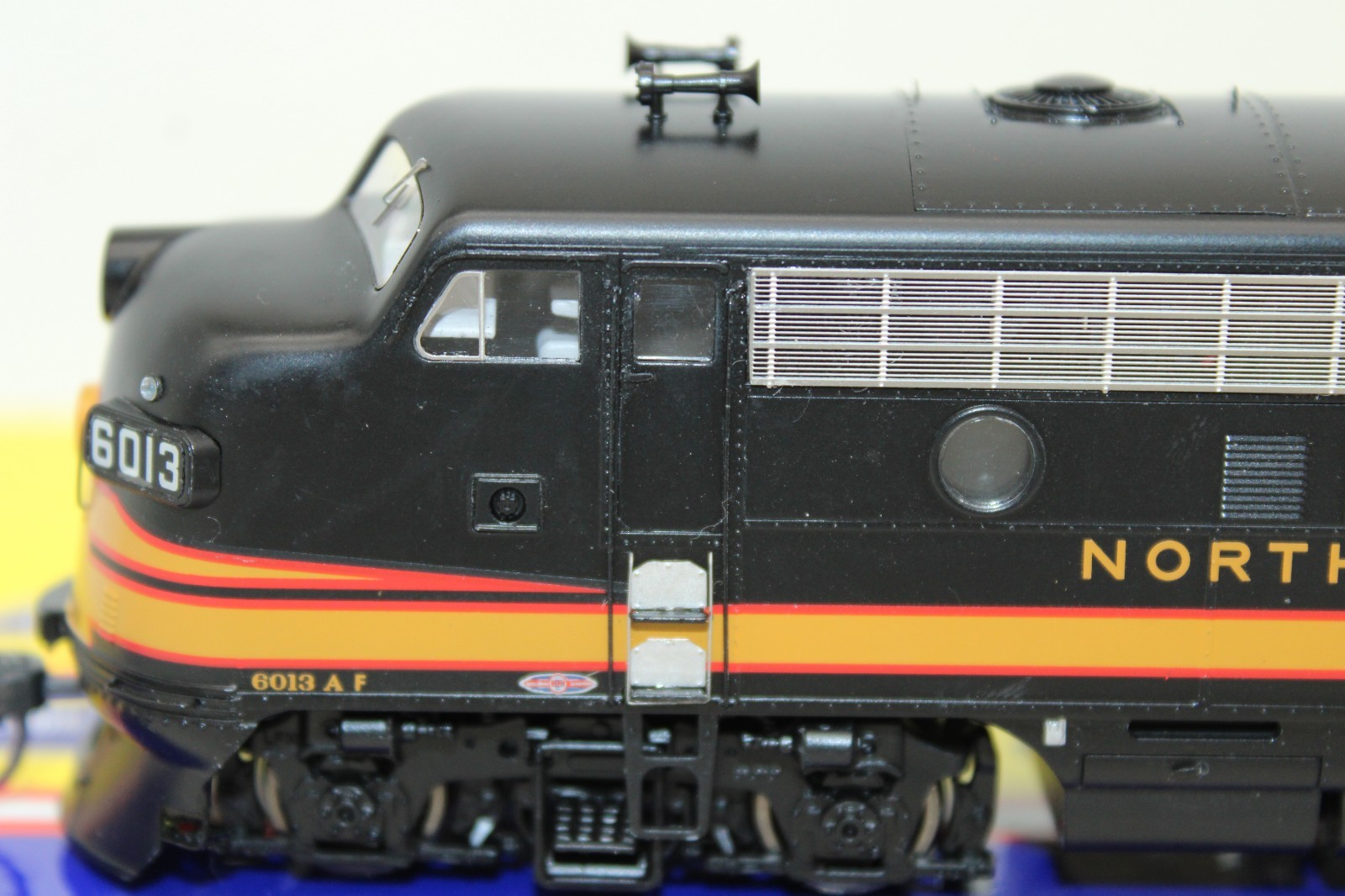 Athearn Genesis HO NP Northern Pacific Ph 1 EMD F7 AB Diesel Locomotive Set 6013