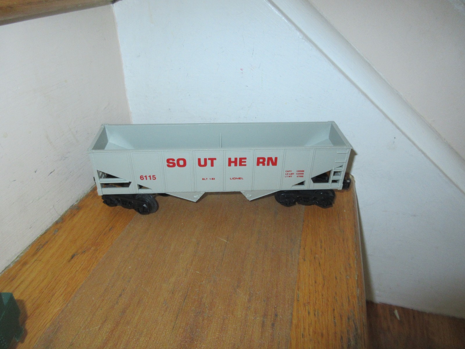 Lionel Set 8314 Engine Tender Caboose Southern Streak RUNS