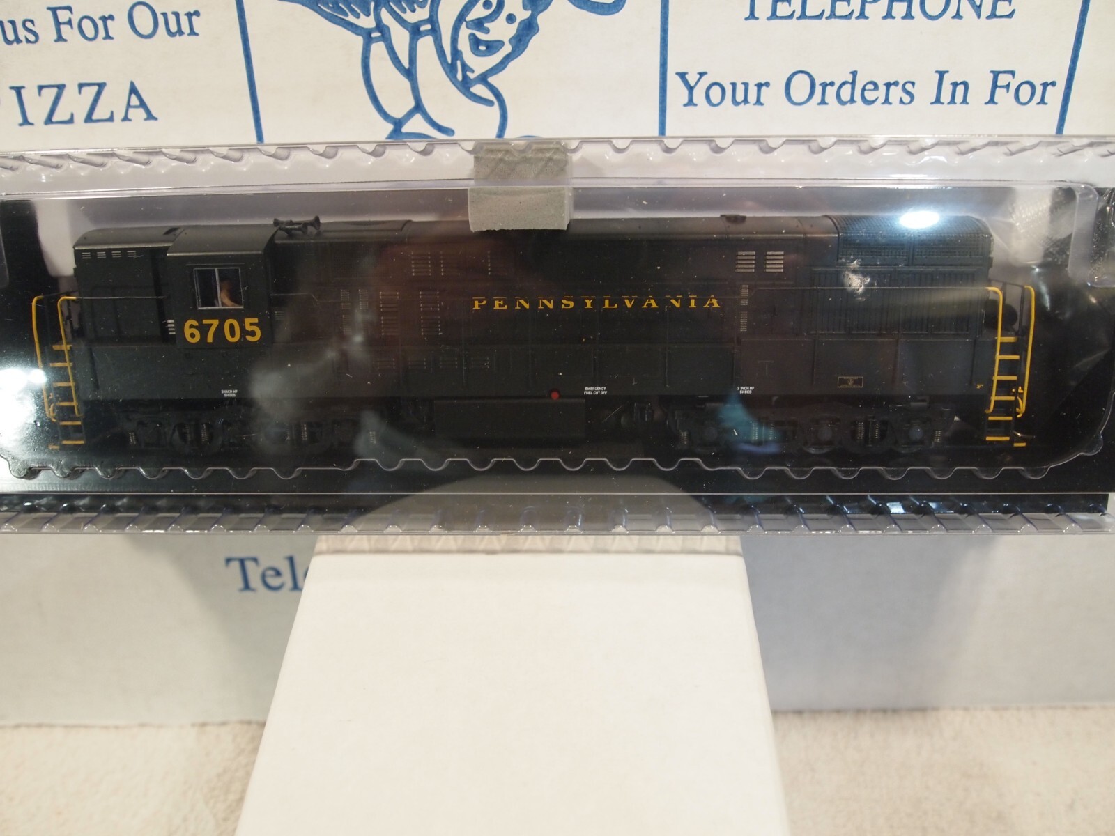 ATLAS 10004144 H.O. FM-H24-66 “TRAINMASTER” PENNSYLVANIA 6705 WITH DCC+SOUND