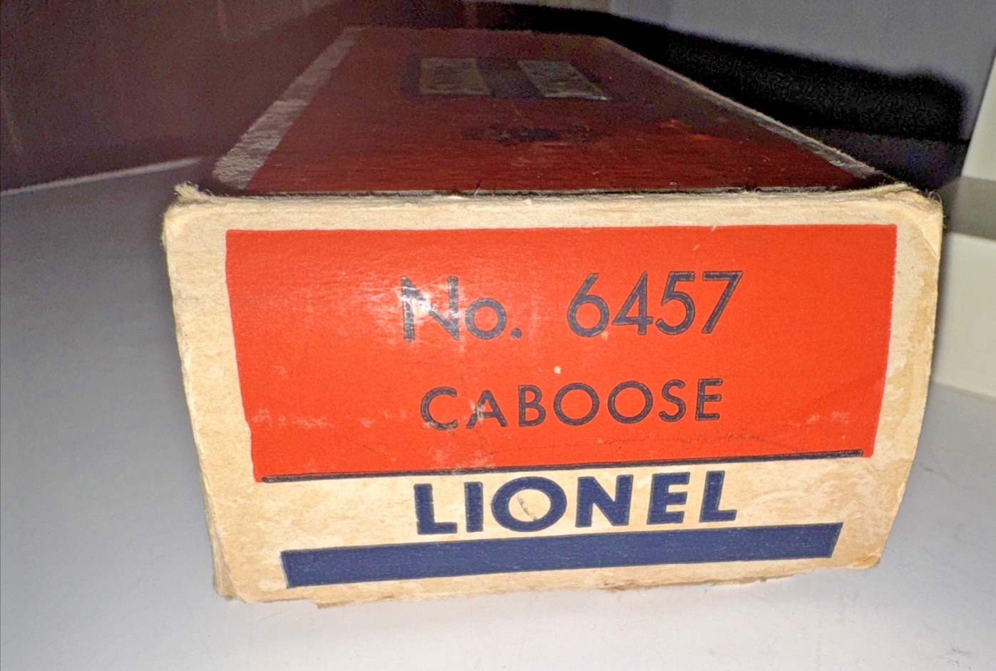 LIONEL POST-WAR O GAUGE 2055 STEAM LOCO W/6026W WHISTLE TENDER & 4 FREIGHT CARS