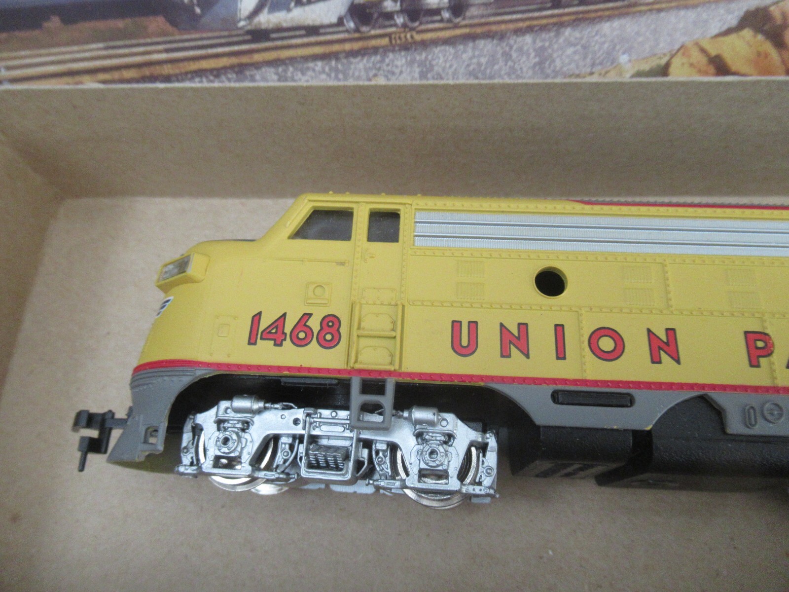 Athearn HO Union Pacific 1468 DC LOCOMOTIVE