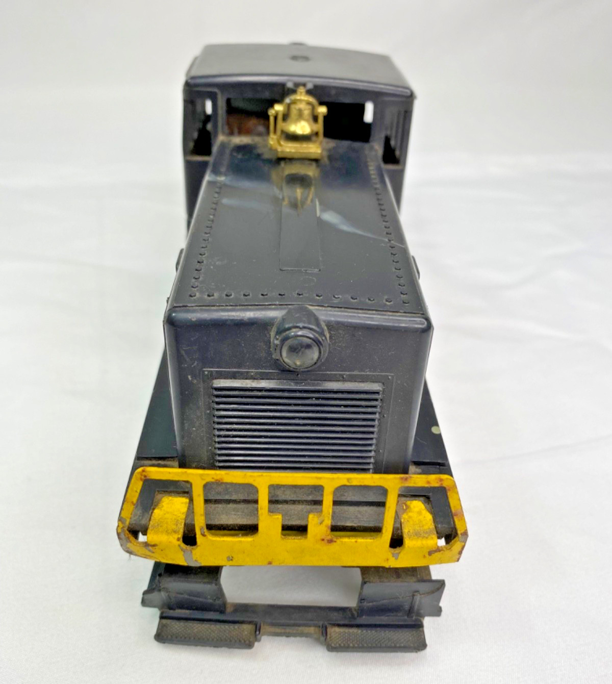 Lionel 628 Northern Pacific 027 Diesel Switcher 44-Ton Center Cab Postwar