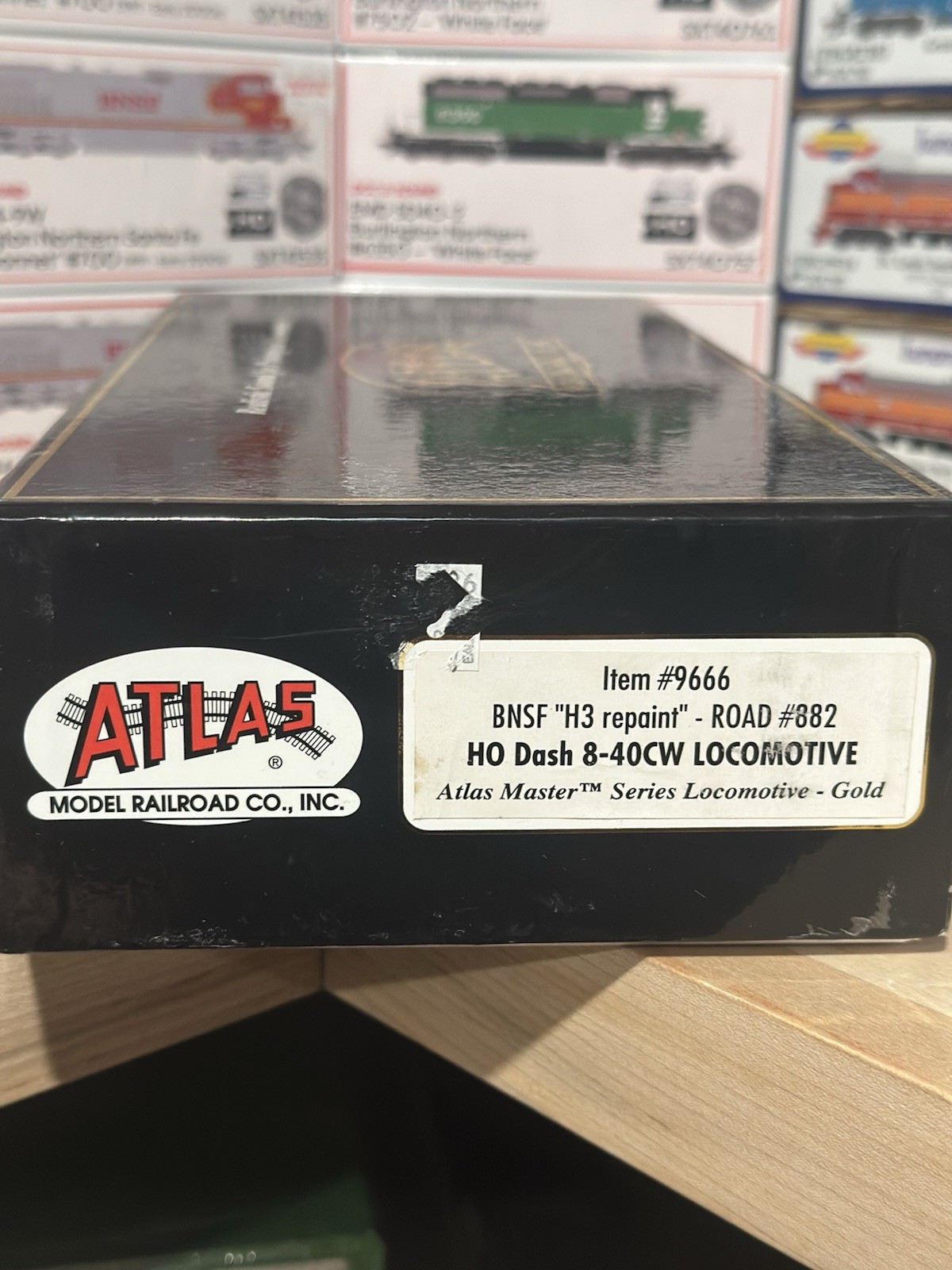 Atlas HO GE Dash 8-40CW BNSF #882 Master Series Gold DCC Sound Lightly Weathered