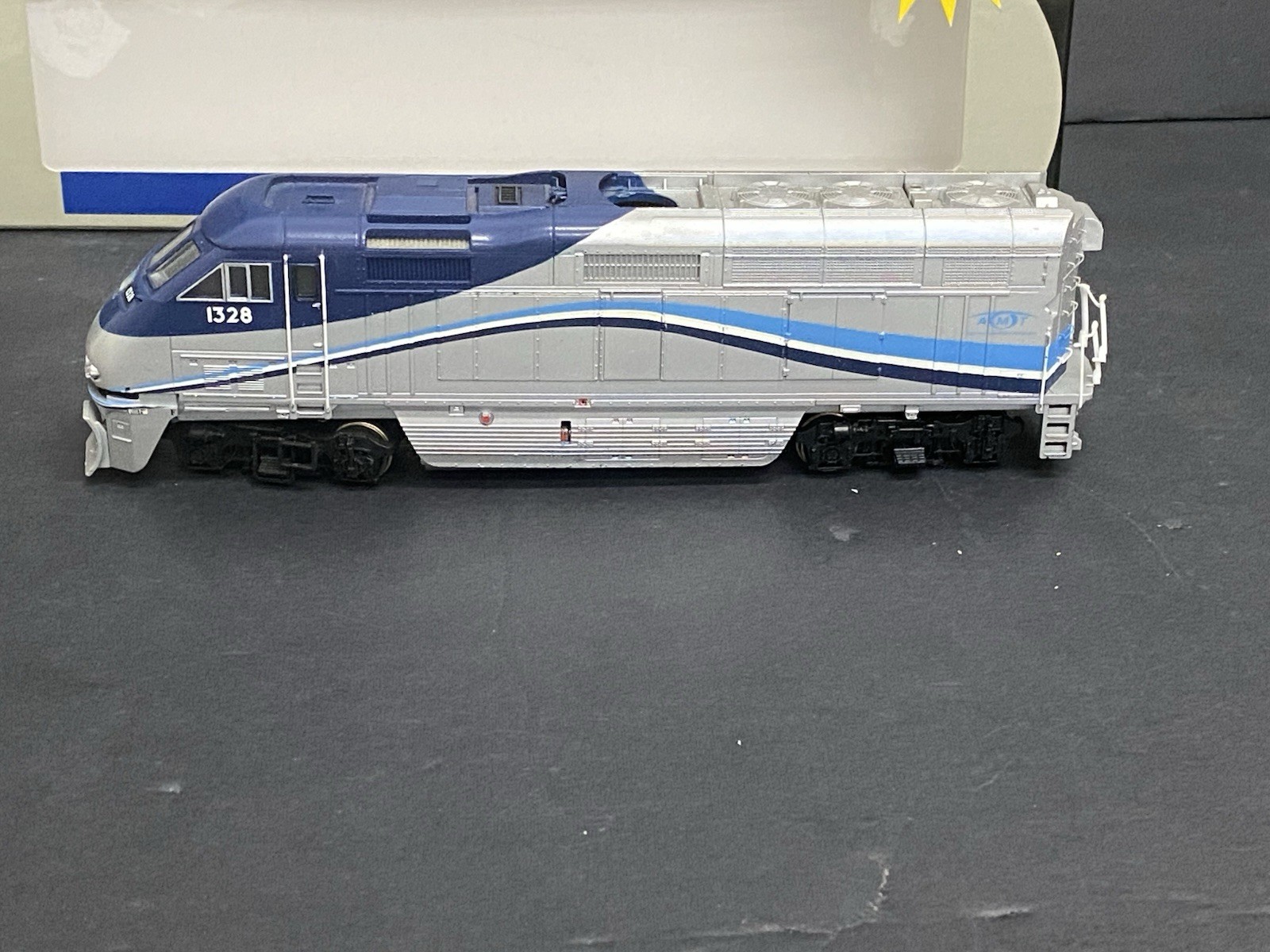 Athearn 399334 HO Scale AMT #1328 DCCMRC 1651 Diesel Engine Weathered READ 915